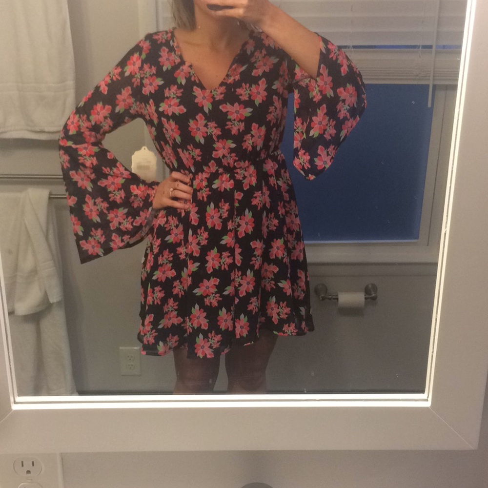 NWT bell sleeve floral dress
